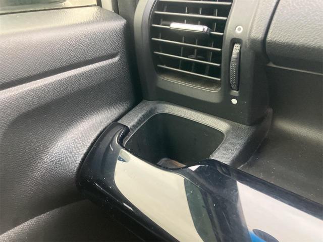 ステップワゴンスパーダ Ｚ　ＥＴＣ　バックカメラ　ナビ　ＴＶ　オートクルーズコントロール　両側電動スライドドア　オートライト　ＨＩＤ　スマートキー　アイドリングストップ　電動格納ミラー　３列シート　ＣＶＴ　アルミホイール　ＣＤ（43枚目）