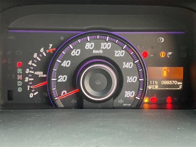 ステップワゴンスパーダ Ｚ　ＥＴＣ　バックカメラ　ナビ　ＴＶ　オートクルーズコントロール　両側電動スライドドア　オートライト　ＨＩＤ　スマートキー　アイドリングストップ　電動格納ミラー　３列シート　ＣＶＴ　アルミホイール　ＣＤ（50枚目）