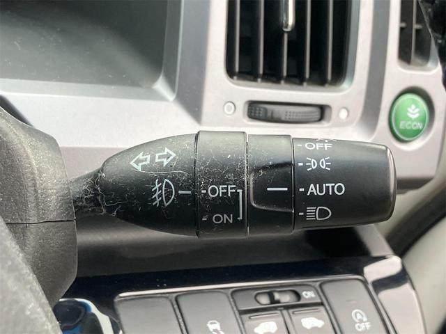 ステップワゴンスパーダ Ｚ　ＥＴＣ　バックカメラ　ナビ　ＴＶ　オートクルーズコントロール　両側電動スライドドア　オートライト　ＨＩＤ　スマートキー　アイドリングストップ　電動格納ミラー　３列シート　ＣＶＴ　アルミホイール　ＣＤ（52枚目）