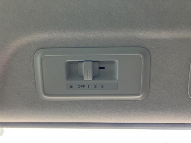 ステップワゴンスパーダ Ｚ　ＥＴＣ　バックカメラ　ナビ　ＴＶ　オートクルーズコントロール　両側電動スライドドア　オートライト　ＨＩＤ　スマートキー　アイドリングストップ　電動格納ミラー　３列シート　ＣＶＴ　アルミホイール　ＣＤ（61枚目）