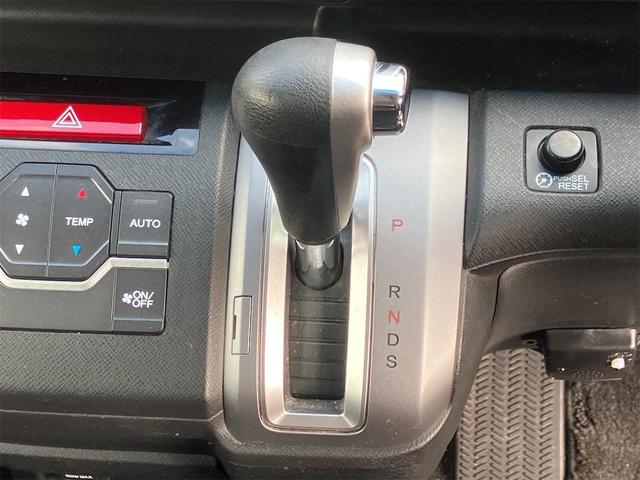 ���i�����ގ��ɕK�����삷�郌�o�[�ł��B����̂��₷�����̂ɂȂ��Ă��܂��B���Ј�x�̊����Ă��������B