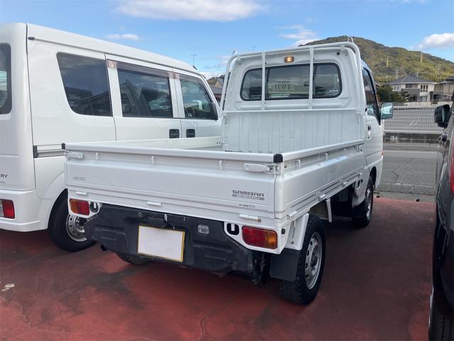 サンバートラック ＴＣ　４ＷＤ　ＭＴ　エアコン　パワーステアリング　運転席エアバッグ（7枚目）
