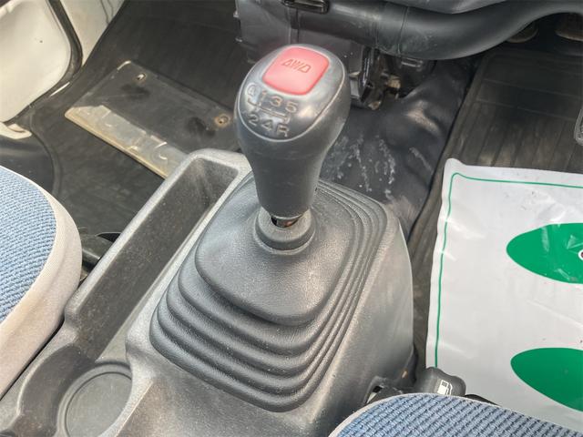 サンバートラック ＴＣ　４ＷＤ　ＭＴ　エアコン　パワーステアリング　運転席エアバッグ（31枚目）