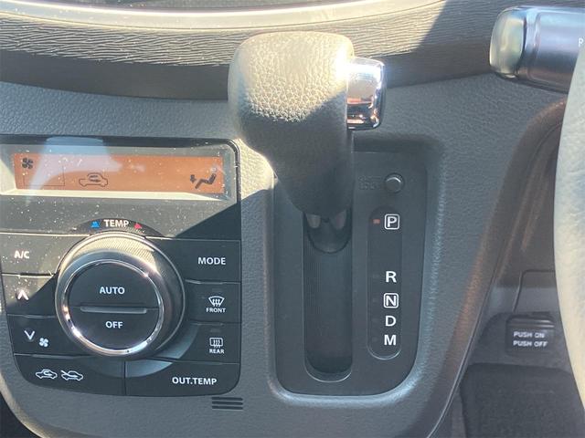 �p���[�E�B���h�E�̃X�C�b�`�ł���B�^�]�Ȃɋ��Ȃ��瑋���J���߂̃R���g���[���ł��܂���B