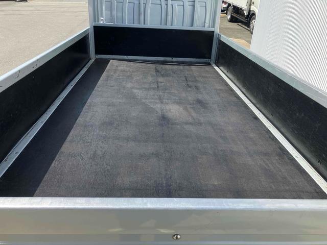 エルフトラック フルフラットローＳＧ　ＭＴ　全低床　電動格納ミラー　エアコン　パワーウィンドウ　運転席エアバッグ（10枚目）