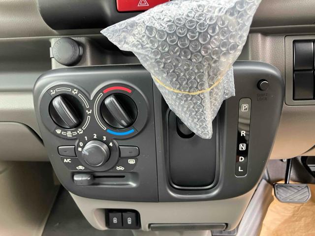 エブリイ ＰＡリミテッド　両側スライドドア　クリアランスソナー　レーンアシスト　衝突被害軽減システム　キーレスエントリー　アイドリングストップ　ＣＶＴ　盗難防止システム　ＡＢＳ　ＥＳＣ　衝突安全ボディ　エアコン（20枚目）