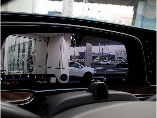 キャデラックエスカレード プレミアム　ラグジュアリー　プラチナム　新車並行車　ワンオーナー　黒革シート　電動サイドステップ　シートヒーター　ベンチレーション　純正２２インチアルミホイール　デジタルミラー　全周囲カメラ　ステアリングヒーター　ＡＲカメラ（9枚目）