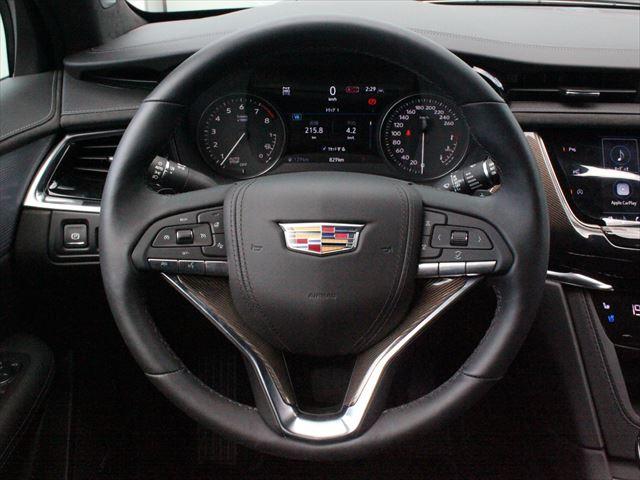 キャデラックＸＴ６ プラチナム　弊社デモカー　２０２５年モデル　黒革シート　シートヒーターベンチレーション　アダプティブクルーズ　マトリクスＬＥＤヘッドライト　３列６人乗り　アップルカープレイ　サンルーフ　パワーテールゲート　ＥＴＣ（18枚目）