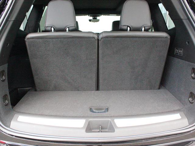 キャデラックＸＴ６ プラチナム　弊社デモカー　２０２５年モデル　黒革シート　シートヒーターベンチレーション　アダプティブクルーズ　マトリクスＬＥＤヘッドライト　３列６人乗り　アップルカープレイ　サンルーフ　パワーテールゲート　ＥＴＣ（20枚目）