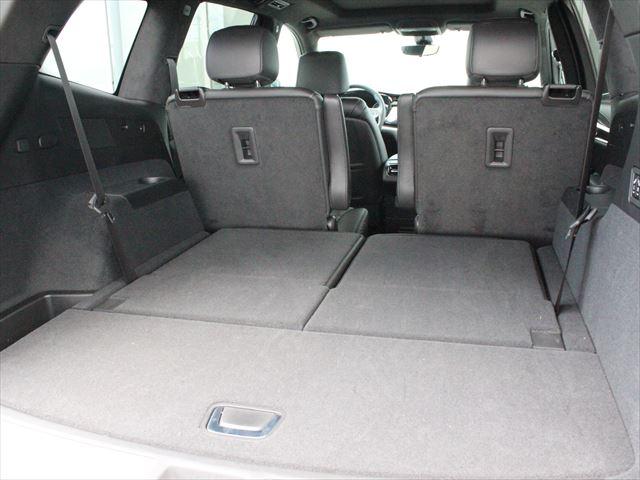 キャデラックＸＴ６ プラチナム　弊社デモカー　２０２５年モデル　黒革シート　シートヒーターベンチレーション　アダプティブクルーズ　マトリクスＬＥＤヘッドライト　３列６人乗り　アップルカープレイ　サンルーフ　パワーテールゲート　ＥＴＣ（21枚目）