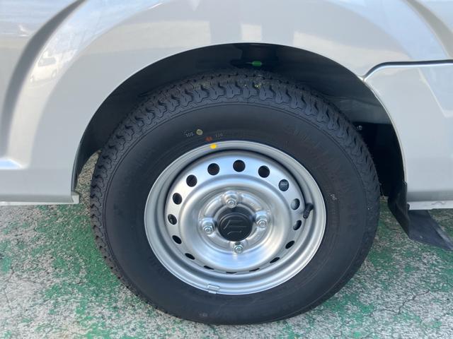 キャリイトラック ＫＣエアコン・パワステ　届出済未使用車　オートマ　エアコン　パワステ　パワーウインドウ　キーレス　運転席助手席エアバック三方開　積載量３５０ｋｇ（5枚目）