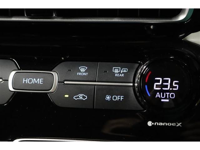 室内を快適温度にするオートエアコン！スイッチもシンプルで大きいので操作しやすく、オールシーズン快適なドライブに出かけられますね♪