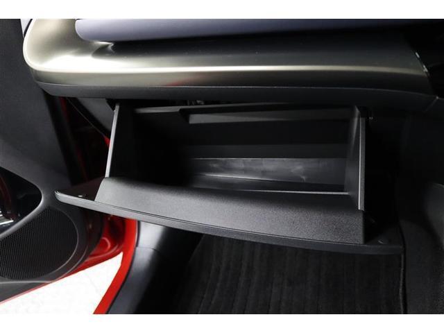 便利な収納スペースの助手席グローボックス！小物もたくさん収納できます。