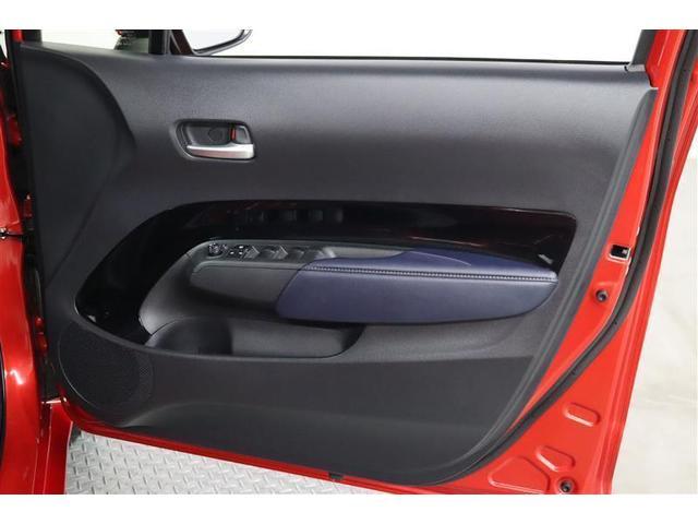 ドアポケットにボトルホルダーも付いております！