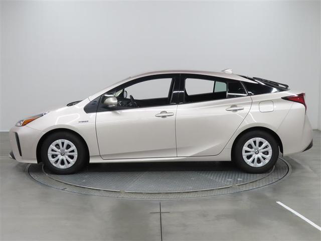 プリウス Ｓ　１年保証　フルセグ　メモリーナビ　ＤＶＤ再生　ミュージックプレイヤー接続可　バックカメラ　車線逸脱警報　クリアランスソナ－　衝突被害軽減システム　ＥＴＣ　ドラレコ　ＬＥＤランプ　アイドリングストップ（4枚目）