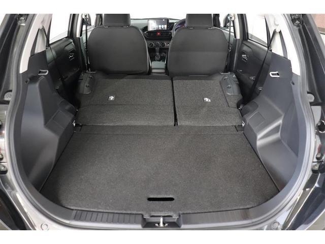 リヤシートを前倒しすると更なるスペースを確保できます！