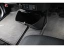 運転席と助手席の間にセンターロアボックスがあります!