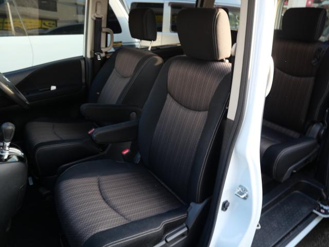 セレナ ハイウェイスター　Ｖセレ＋セーフティＩＩ　ＳＨＶ　アラウンドビューモニター　ナビ　フリップダウンモニター　フルセグ　両側電動スライドドア　オートエアコン　インテリジェントキー（16枚目）