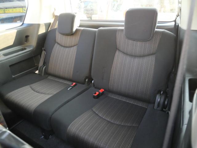 セレナ ハイウェイスター　Ｖセレ＋セーフティＩＩ　ＳＨＶ　アラウンドビューモニター　ナビ　フリップダウンモニター　フルセグ　両側電動スライドドア　オートエアコン　インテリジェントキー（19枚目）