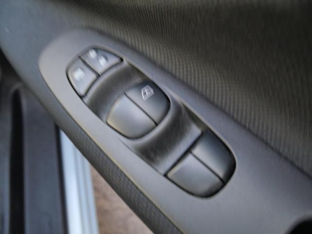 セレナ ハイウェイスター　Ｖセレ＋セーフティＩＩ　ＳＨＶ　アラウンドビューモニター　ナビ　フリップダウンモニター　フルセグ　両側電動スライドドア　オートエアコン　インテリジェントキー（27枚目）