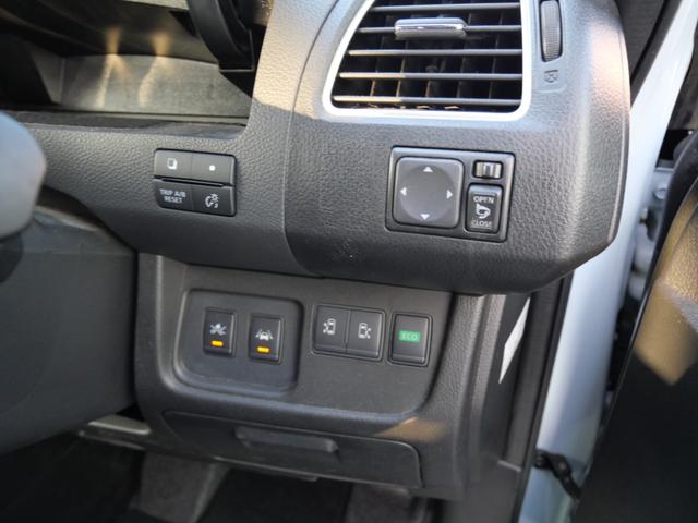 セレナ ハイウェイスター　Ｖセレ＋セーフティＩＩ　ＳＨＶ　アラウンドビューモニター　ナビ　フリップダウンモニター　フルセグ　両側電動スライドドア　オートエアコン　インテリジェントキー（28枚目）