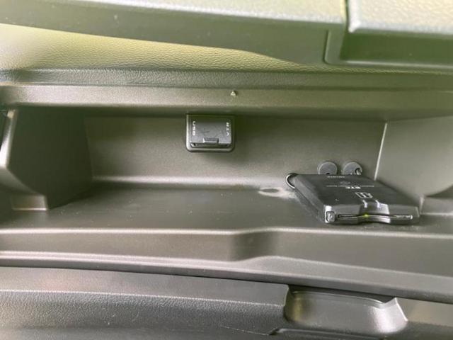 カローラフィールダー Ｓ　新品タイヤ／純正　ＨＤＤナビ／パーキングアシスト　バックガイド／ヘッドランプ　ＨＩＤ／ＥＴＣ／ＥＢＤ付ＡＢＳ／バックモニター／フルセグＴＶ／ＤＶＤ／禁煙車／エアバッグ　運転席　バックカメラ　ＤＶＤ再生（21枚目）