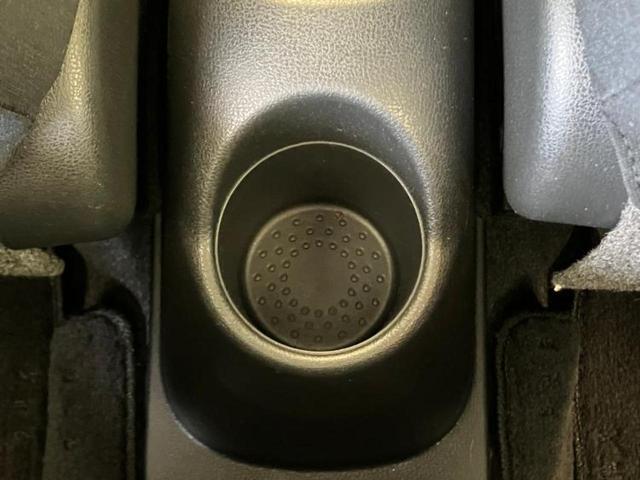 マーチ １２Ｓ　Ｖパッケージ　新品タイヤ／ＥＴＣ／ＥＢＤ付ＡＢＳ／エアバッグ　運転席／エアバッグ　助手席／衝突安全ボディ／パワーウインドウ／キーレスエントリー／パワーステアリング／マニュアルエアコン／ユーザー買取車　盗難防止装置（7枚目）