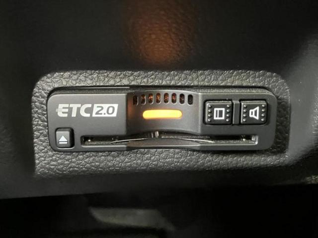 ヴェゼル ｅＨＥＶ　Ｚ　新品タイヤ／保証書／純正　８インチ　ＳＤナビ／衝突安全装置／シートヒーター／車線逸脱防止支援システム／シート　ハーフレザー／電動バックドア／ヘッドランプ　ＬＥＤ／Ｂｌｕｅｔｏｏｔｈ接続／ＥＴＣ　禁煙車（12枚目）