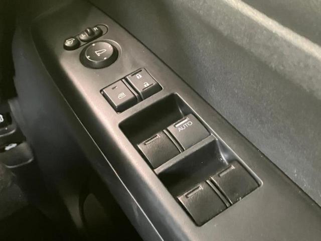 N-BOX G SSパッケージ 新品タイヤ/純正 SDナビ/両側電動スライドドア/シートヒーター 運転席/パーキングアシスト バックガイド/ヘッドランプ HID/Bluetooth接続/ETC/EBD付ABS バックカメラ 禁煙車(18枚目)