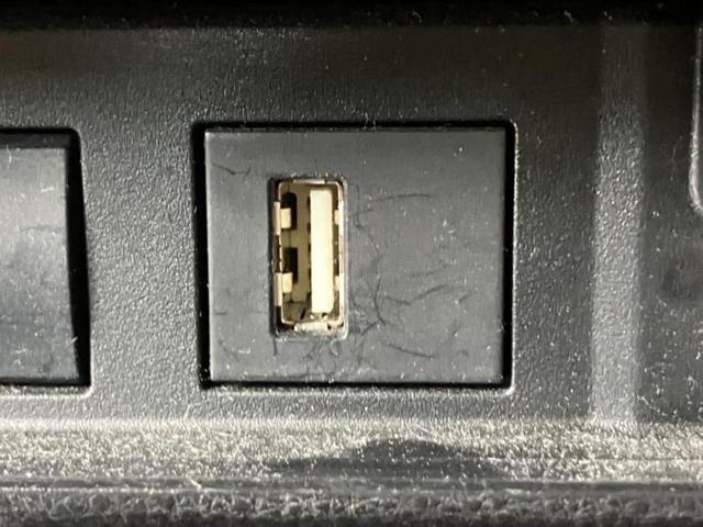 クラウン Sエレガンススタイル2 サンルーフ/保証書/純正 SDナビ/衝突安全装置/シートヒーター/パノラミックビューモニター/車線逸脱防止支援システム/シート ハーフレザー/ヘッドランプ LED/Bluetooth接続/ETC(14枚目)