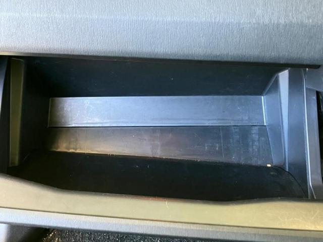 プリウス Ｓ　新品タイヤ／保証書／純正　ＳＤナビ／Ｂｌｕｅｔｏｏｔｈ接続／ＥＴＣ／ＥＢＤ付ＡＢＳ／横滑り防止装置／アイドリングストップ／バックモニター／フルセグＴＶ／エアバッグ　運転席／エアバッグ　助手席（21枚目）