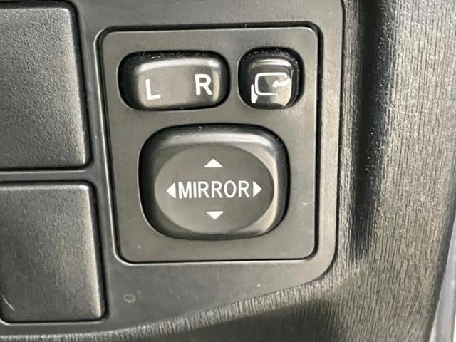 プリウス Ｓ　新品タイヤ／保証書／純正　ＳＤナビ／Ｂｌｕｅｔｏｏｔｈ接続／ＥＴＣ／ＥＢＤ付ＡＢＳ／横滑り防止装置／アイドリングストップ／バックモニター／フルセグＴＶ／エアバッグ　運転席／エアバッグ　助手席（30枚目）