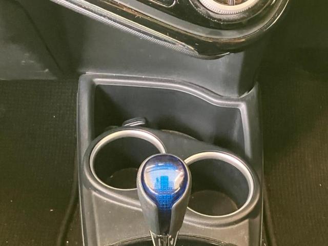 アクア クロスオーバー　純正　ＳＤナビ／トヨタセーフティセンス／車線逸脱防止支援システム／シート　ハーフレザー／ドライブレコーダー　純正／Ｂｌｕｅｔｏｏｔｈ接続／ＥＴＣ／ＥＢＤ付ＡＢＳ／横滑り防止装置／バックモニター（19枚目）