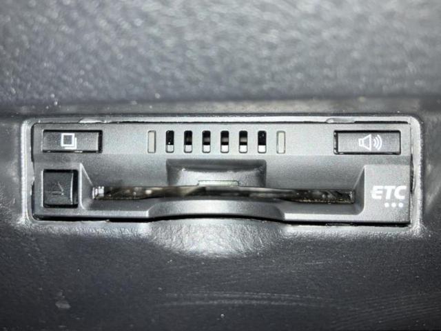 Ｃ－ＨＲ Ｇ　ＬＥＤエディション　新品タイヤ／社外エアロ／保証書／純正　９インチ　ＳＤナビ／衝突安全装置／シートヒーター／車線逸脱防止支援システム／シート　ハーフレザー／ヘッドランプ　ＬＥＤ／Ｂｌｕｅｔｏｏｔｈ接続／ＥＴＣ　記録簿（12枚目）