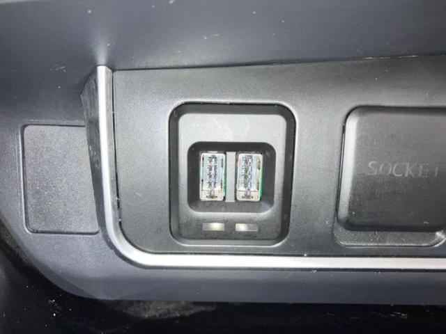 Ｃ－ＨＲ Ｇ　ＬＥＤエディション　新品タイヤ／社外エアロ／保証書／純正　９インチ　ＳＤナビ／衝突安全装置／シートヒーター／車線逸脱防止支援システム／シート　ハーフレザー／ヘッドランプ　ＬＥＤ／Ｂｌｕｅｔｏｏｔｈ接続／ＥＴＣ　記録簿（13枚目）