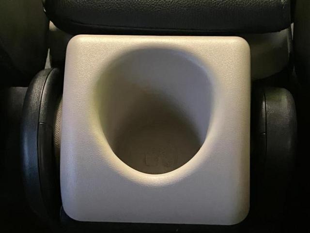 セレナ ハイウェイスターＶセレクション　保証書／純正　９インチ　ＳＤナビ／フリップダウンモニター　純正　１１インチ／インテリジェントルームミラー／エマージェンシーブレーキ／両側電動スライドドア／車線逸脱防止支援システム／プロパイロット（20枚目）