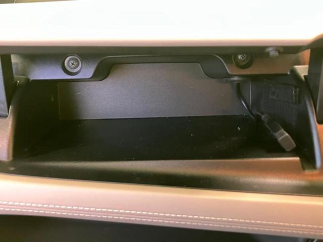 セレナ ハイウェイスターＶセレクション　保証書／純正　９インチ　ＳＤナビ／フリップダウンモニター　純正　１１インチ／インテリジェントルームミラー／エマージェンシーブレーキ／両側電動スライドドア／車線逸脱防止支援システム／プロパイロット（22枚目）