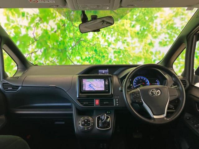 ヴォクシー ハイブリッドV 新品タイヤ/社外 SDナビ/フリップダウンモニター 社外 10.2インチ/電動スライドドア/シートヒーター 前席/パーキングアシスト バックガイド/ドライブレコーダー 社外 バックカメラ 後席モニター(4枚目)