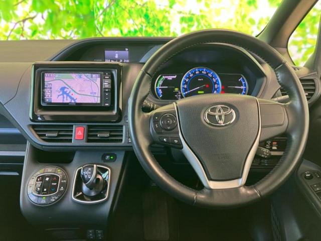 ヴォクシー ハイブリッドV 新品タイヤ/社外 SDナビ/フリップダウンモニター 社外 10.2インチ/電動スライドドア/シートヒーター 前席/パーキングアシスト バックガイド/ドライブレコーダー 社外 バックカメラ 後席モニター(5枚目)