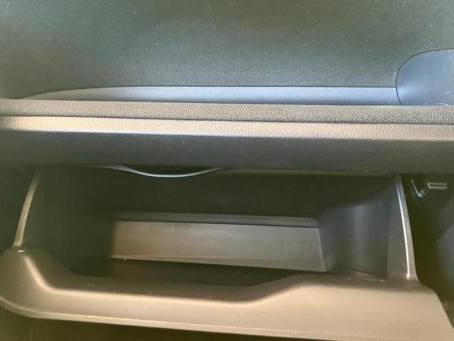 ヴォクシー ハイブリッドV 新品タイヤ/社外 SDナビ/フリップダウンモニター 社外 10.2インチ/電動スライドドア/シートヒーター 前席/パーキングアシスト バックガイド/ドライブレコーダー 社外 バックカメラ 後席モニター(22枚目)