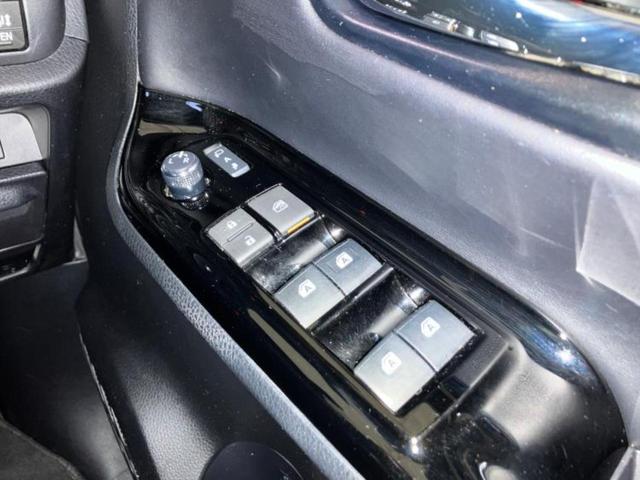 ノア Siダブルバイビー2 新品タイヤ/保証書/純正 SDナビ/トヨタセーフティセンス/両側電動スライドドア/車線逸脱防止支援システム/シート ハーフレザー/ドライブレコーダー 前後/ヘッドランプ LED/USBジャック 禁煙車(17枚目)