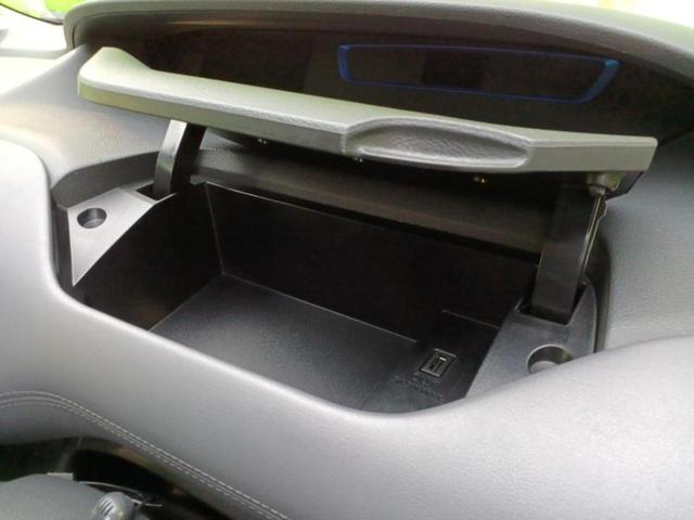 セレナ ｅパワーハイウェイスターＶ　新品タイヤ／保証書／純正　１０インチ　メモリーナビ／フリップダウンモニター　純正　１１インチ／エマージェンシーブレーキ／ハンズフリー両側電動スライドドア／アラウンドビューモニター　衝突被害軽減システム（37枚目）