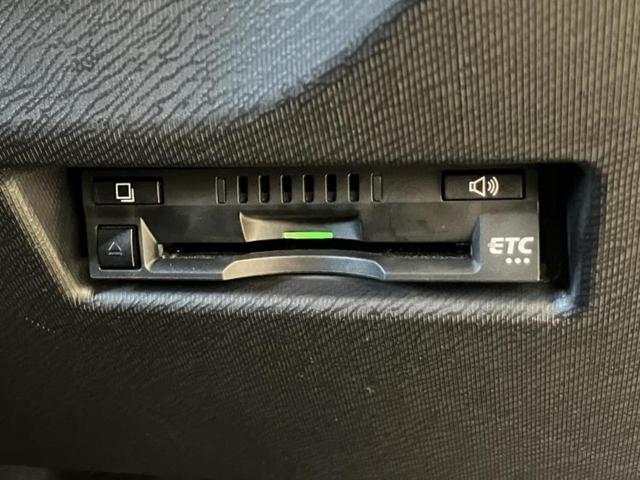 アクア Ｇ　純正　ＳＤナビ／トヨタセーフティセンス／ヘッドランプ　ＬＥＤ／ＥＴＣ／ＥＢＤ付ＡＢＳ／横滑り防止装置／アイドリングストップ／バックモニター／フルセグＴＶ／エアバッグ　運転席／エアバッグ　助手席（12枚目）