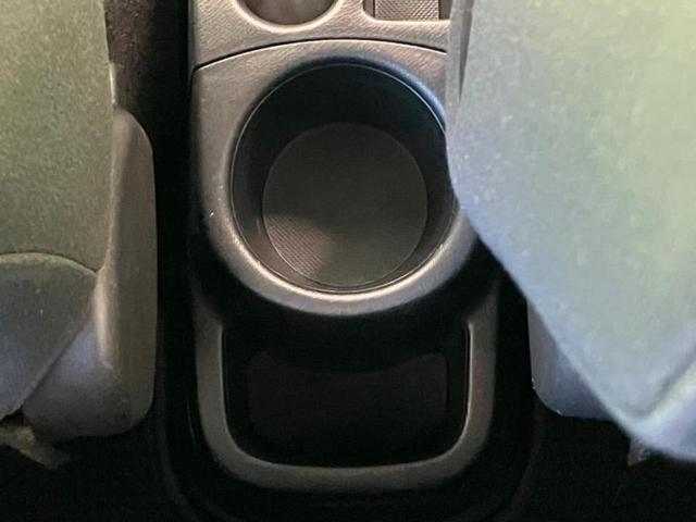 アクア Ｇ　純正　ＳＤナビ／トヨタセーフティセンス／ヘッドランプ　ＬＥＤ／ＥＴＣ／ＥＢＤ付ＡＢＳ／横滑り防止装置／アイドリングストップ／バックモニター／フルセグＴＶ／エアバッグ　運転席／エアバッグ　助手席（19枚目）