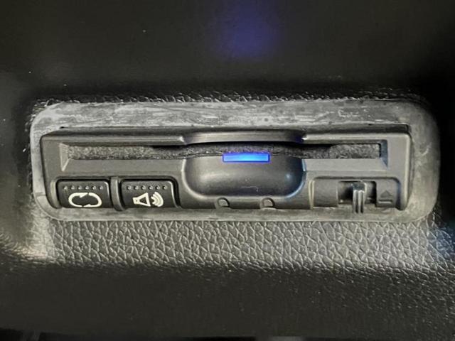 シャトル ハイブリッドＸ　新品タイヤ／純正　ＳＤナビ／衝突安全装置／シート　ハーフレザー／ヘッドランプ　ＬＥＤ／Ｂｌｕｅｔｏｏｔｈ接続／ＥＴＣ／ＥＢＤ付ＡＢＳ／横滑り防止装置／アイドリングストップ／バックモニター　バックカメラ（12枚目）