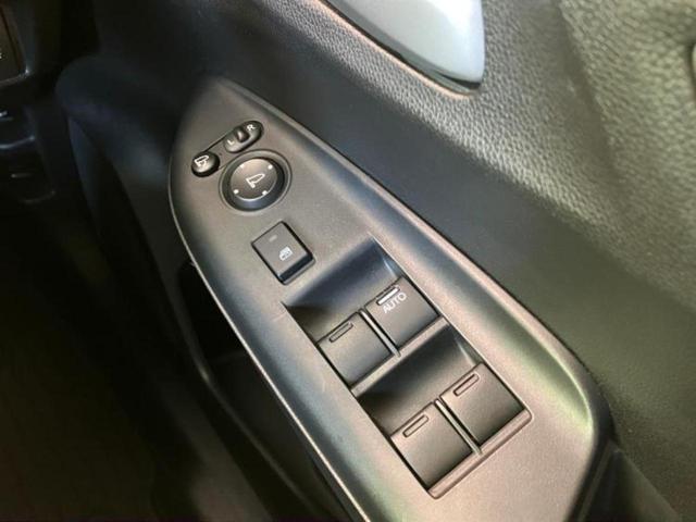 シャトル ハイブリッドＸ　新品タイヤ／純正　ＳＤナビ／衝突安全装置／シート　ハーフレザー／ヘッドランプ　ＬＥＤ／Ｂｌｕｅｔｏｏｔｈ接続／ＥＴＣ／ＥＢＤ付ＡＢＳ／横滑り防止装置／アイドリングストップ／バックモニター　バックカメラ（17枚目）