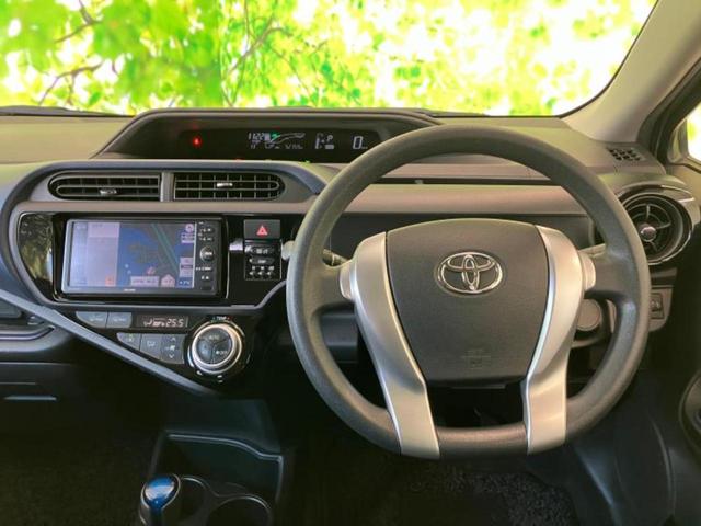 アクア Ｓ　新品タイヤ／保証書／社外　ＳＤナビ／ＥＢＤ付ＡＢＳ／横滑り防止装置／アイドリングストップ／ワンセグＴＶ／エアバッグ　運転席／エアバッグ　助手席／キーレスエントリー／オートエアコン／パワーステアリング（5枚目）