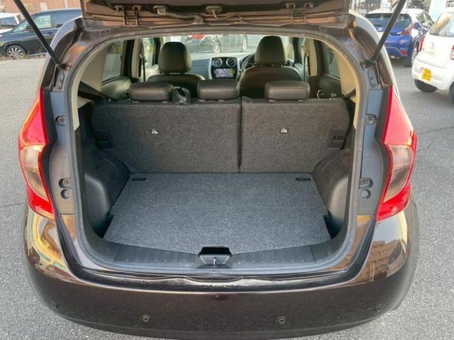 ノート メダリスト　新品タイヤ／純正　ＳＤナビ／エマージェンシーブレーキ／アラウンドビューモニター／車線逸脱防止支援システム／シート　ハーフレザー／パーキングアシスト　バックガイド／ドライブレコーダー　純正　全周囲カメラ（8枚目）