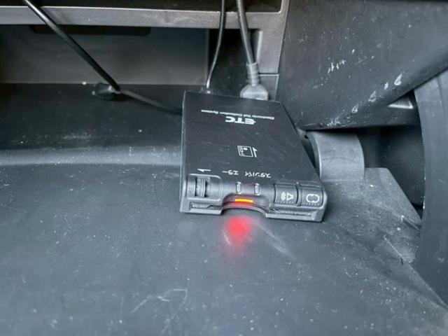 ノート メダリスト　新品タイヤ／純正　ＳＤナビ／エマージェンシーブレーキ／アラウンドビューモニター／車線逸脱防止支援システム／シート　ハーフレザー／パーキングアシスト　バックガイド／ドライブレコーダー　純正　全周囲カメラ（16枚目）