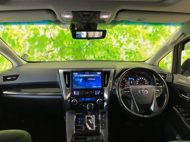 アルファード Ｓ　Ｃパッケージ　サンルーフ／純正エアロ／保証書／社外　１１インチ　ＳＤナビ／フリップダウンモニター　社外　１２．８インチ／デジタルインナーミラー／衝突安全装置／両側電動スライドドア／車線逸脱防止支援システム　ＥＴＣ（4枚目）